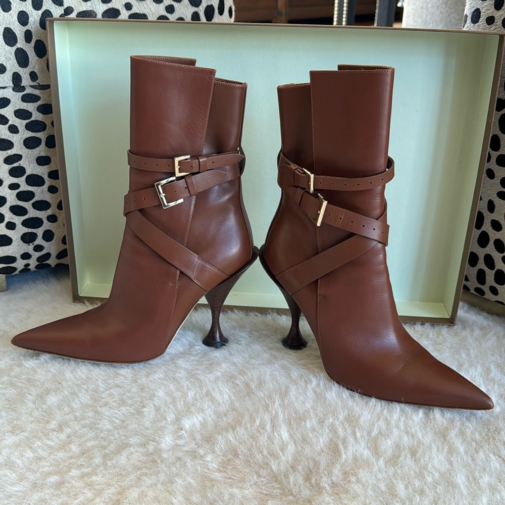 Burberry Ankle Boot - original box and dust bag included- 7.5 US